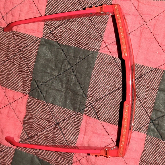 Red LV sunglasses - Picture 5 of 5